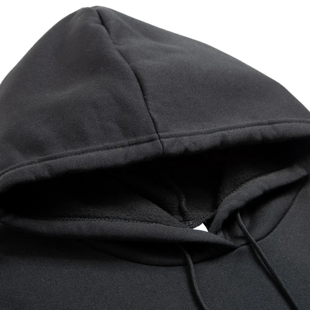 Casual tracksuit set for men, ideal for winter.